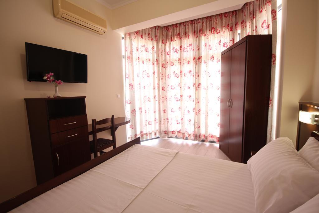 Hotel Ari Sarandë 외부 사진