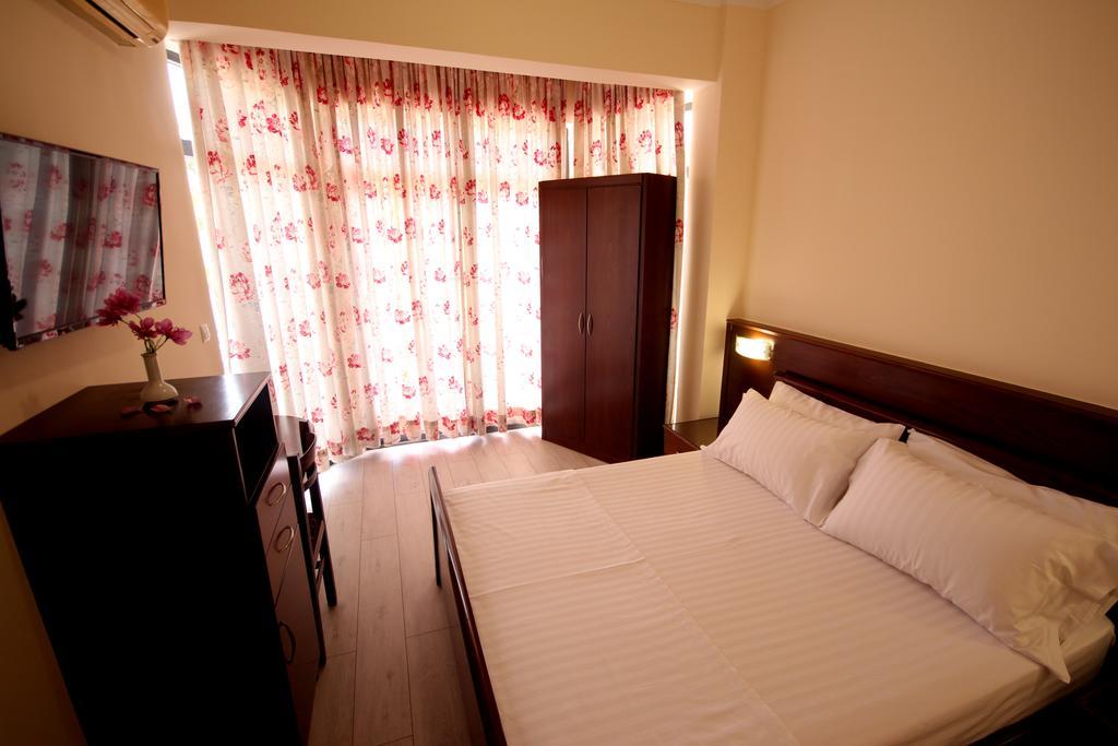 Hotel Ari Sarandë 외부 사진