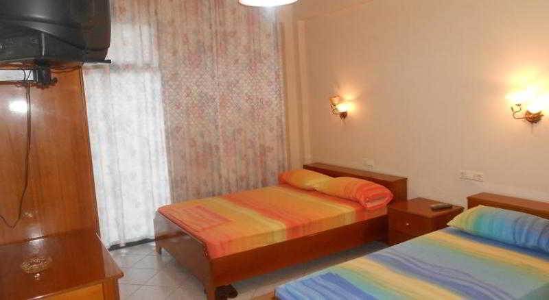 Hotel Ari Sarandë 외부 사진